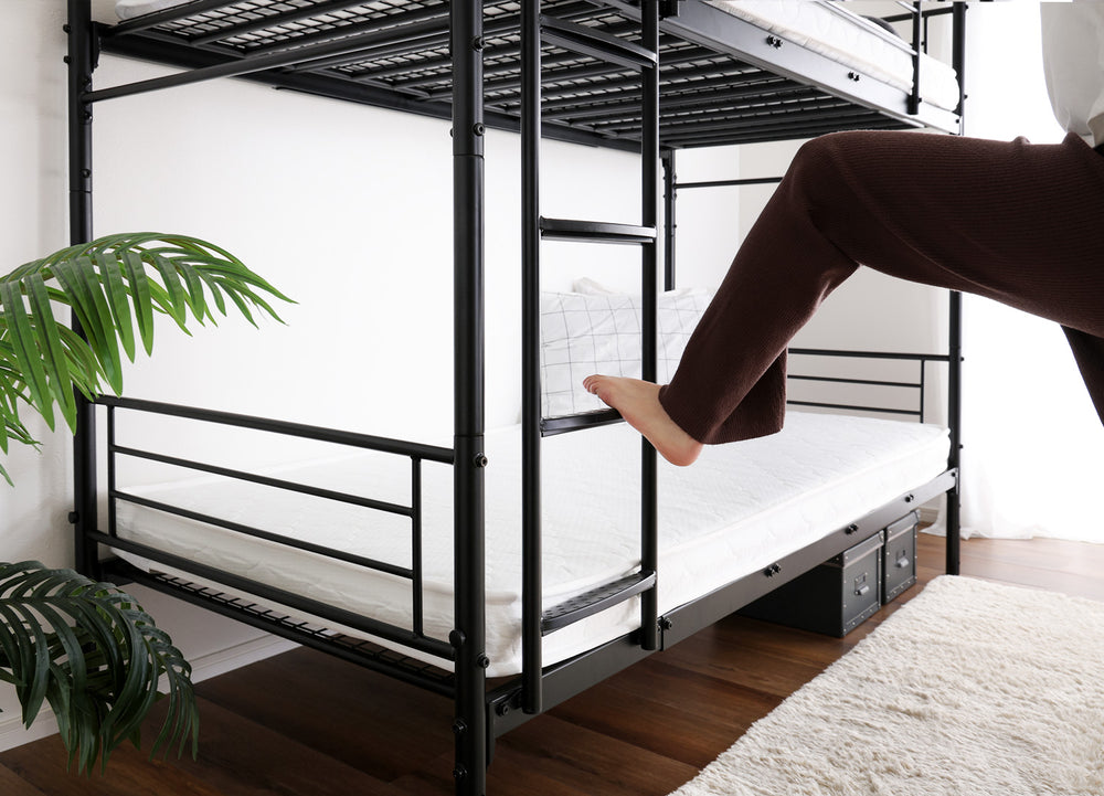 並べて連結も可能　パイプ2段ベッド