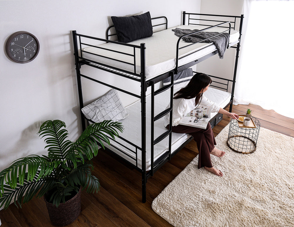 並べて連結も可能　パイプ2段ベッド