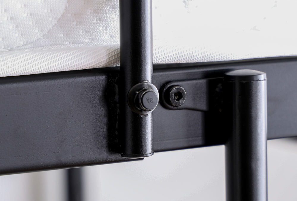 並べて連結も可能　パイプ2段ベッド