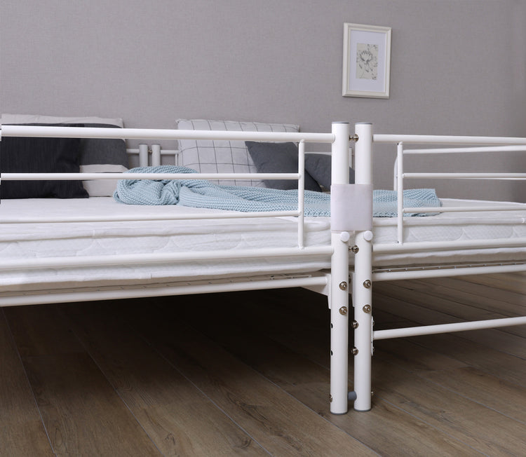 並べて連結も可能　パイプ2段ベッド